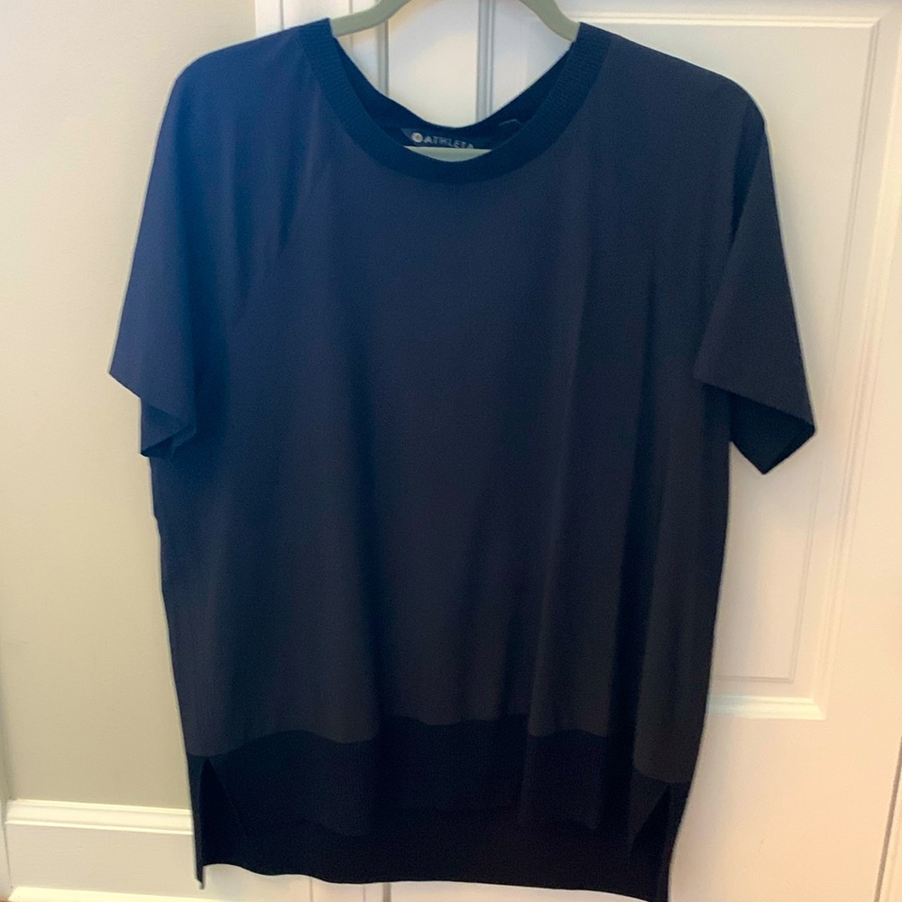 Athleta loose fit lightweight black tee with ribbed trim.  Size M